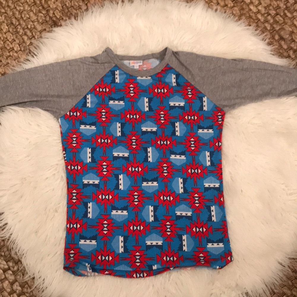 Lularoe small baseball style tee